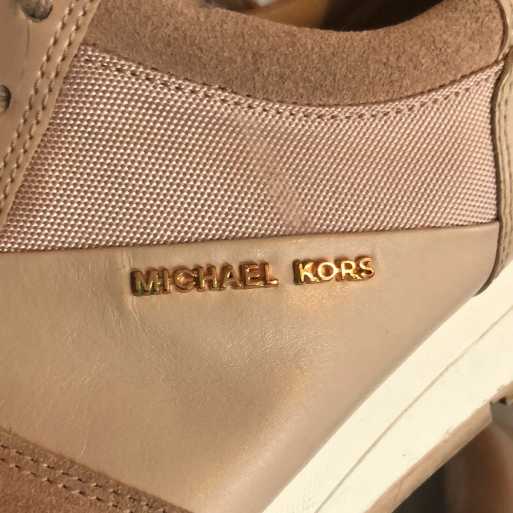 MICHAEL KORS size 8.5 Allie pink leather platform sneakers
